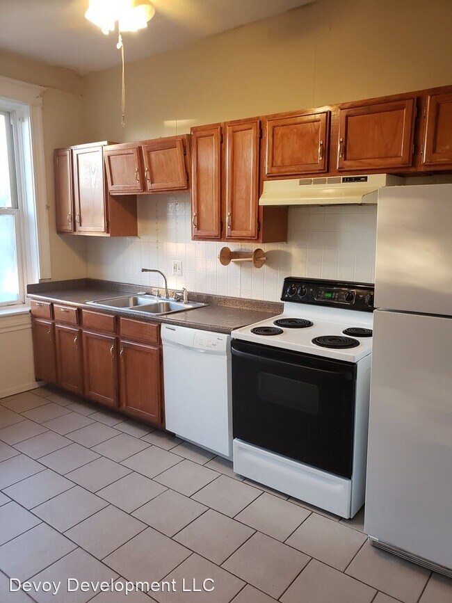 Building Photo - 3 br, 1 bath Apartment - 4463-A Morganford