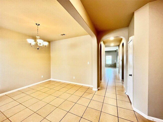 Building Photo - 7010 Stevenson Dr