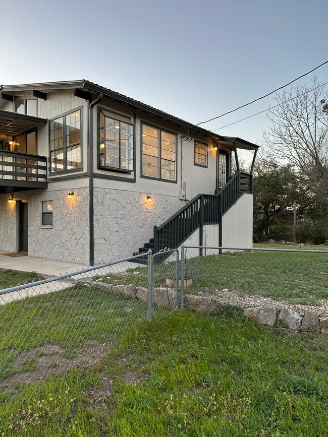 Building Photo - 1350 Rotherman