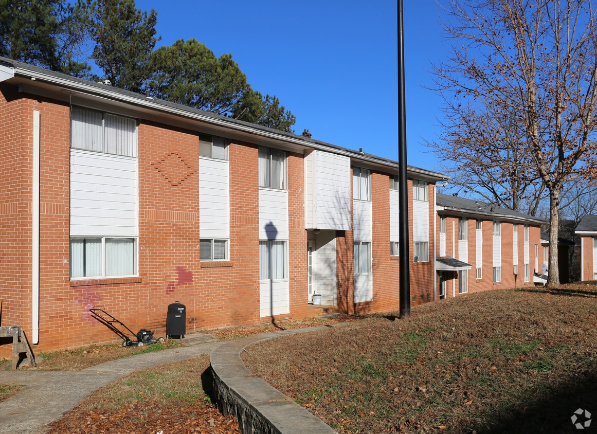 Building Photo - Utoy Springs PRICE REDUCTION