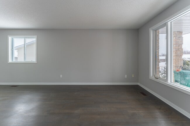 Building Photo - 312 Waterloo Dr