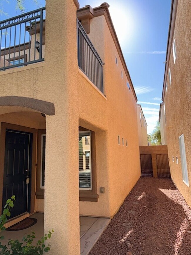 Foto del edificio - 2-STORY HOME FOR RENT IN HENDERSON