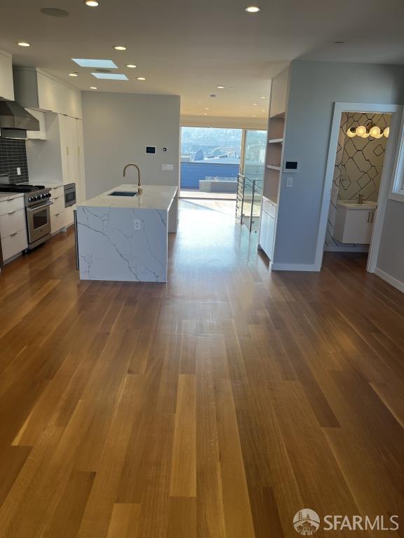 Building Photo - 28 Valley St