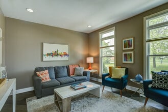 Building Photo - 373 E Morris St