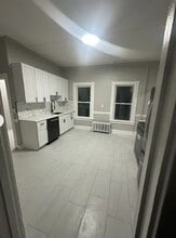 Building Photo - 1068 Broad St