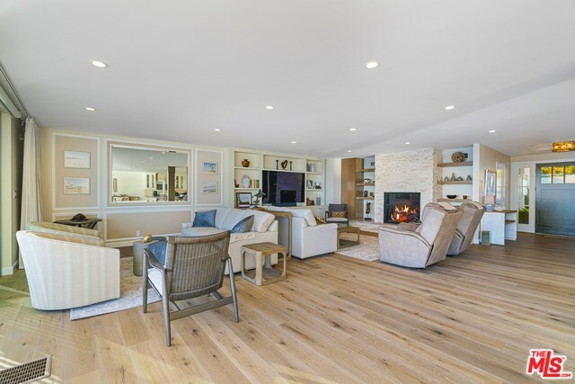 Building Photo - 27002 Malibu Cove Colony Dr