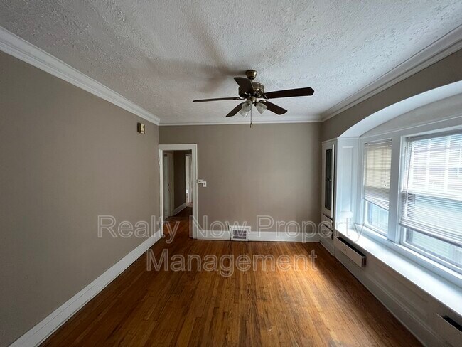 Foto del edificio - 1647 Hillcrest Rd