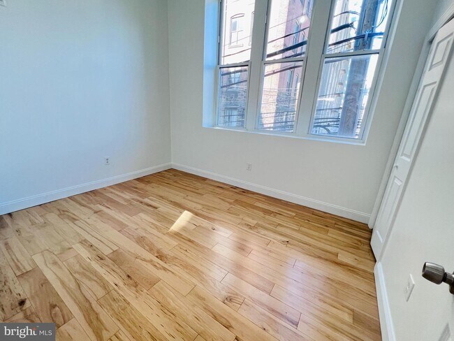 Foto del edificio - 439 N 13th St