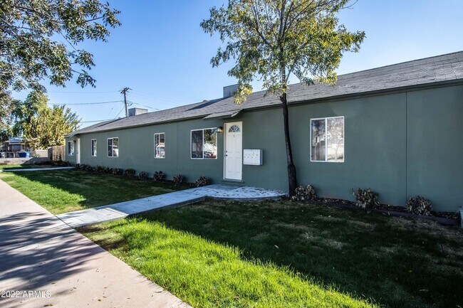 Building Photo - 105 E Vaughn Ave