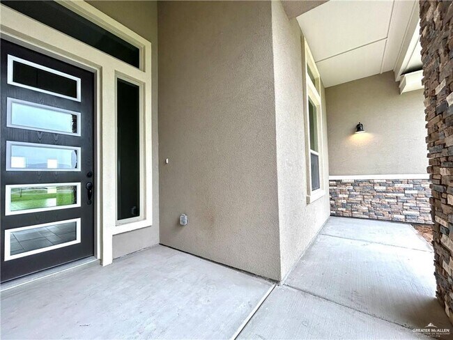 Building Photo - 14701 Aqualina Wy