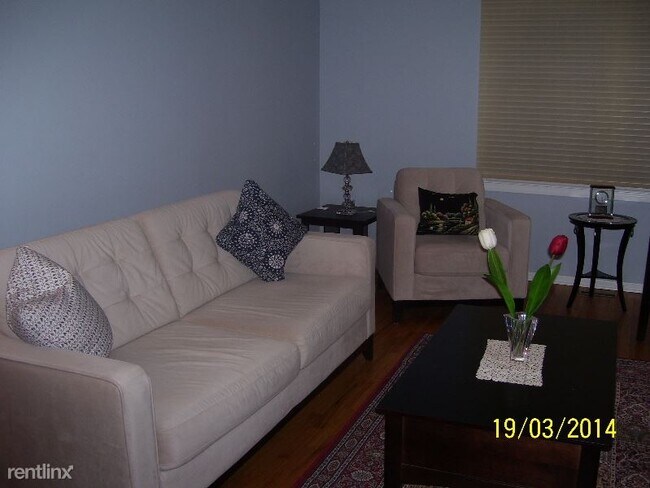 Building Photo - 86 Cosey Beach Ave