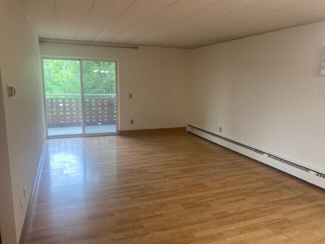 Foto del edificio - 2051 Allen Blvd