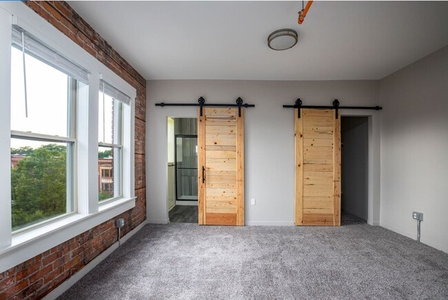 Interior Photo - The Lindley