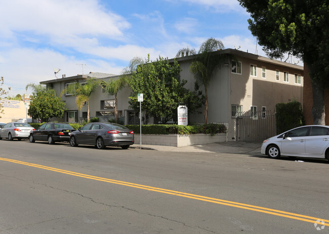 Building Photo - 6444 Tujunga Ave