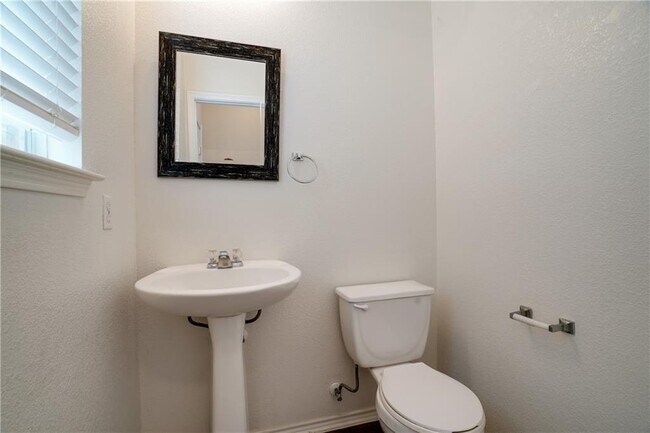 Building Photo - 3208 Etheredge Dr