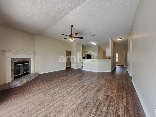 Foto del edificio - 3171 Highland Grove Dr