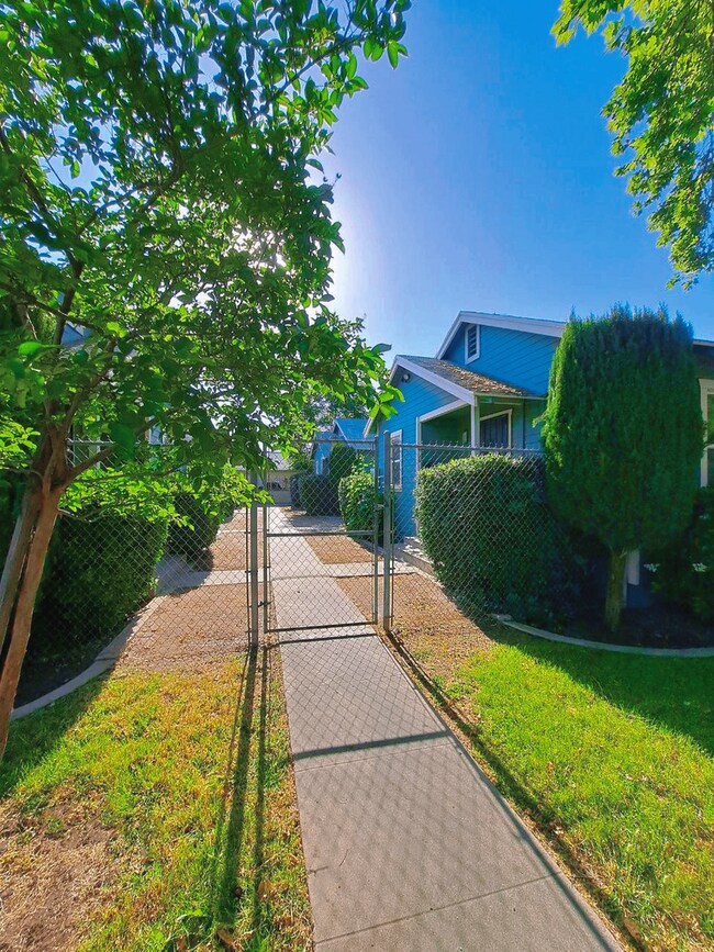 Foto del edificio - 436-442 N Effie St