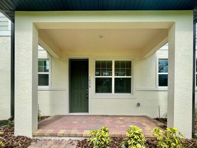 Building Photo - MOVE IN SPECIAL! Spacious 3 Bedroom, 2.5 B...