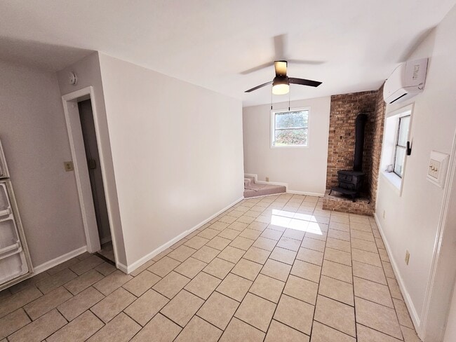 Building Photo - 101 Mandalay Rd