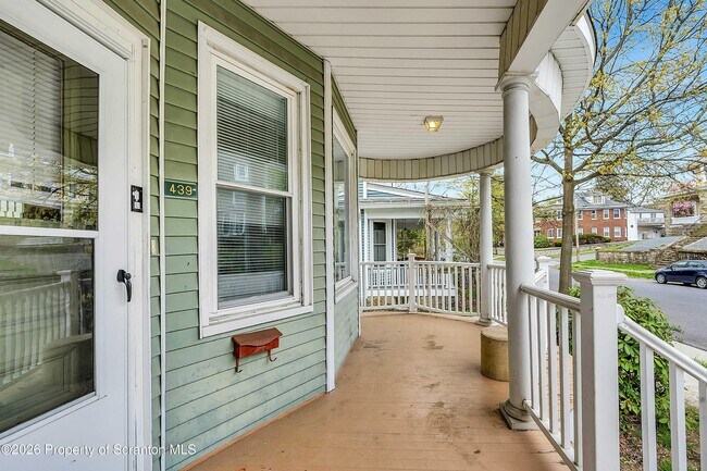 Foto del edificio - 439 Wheeler Ave