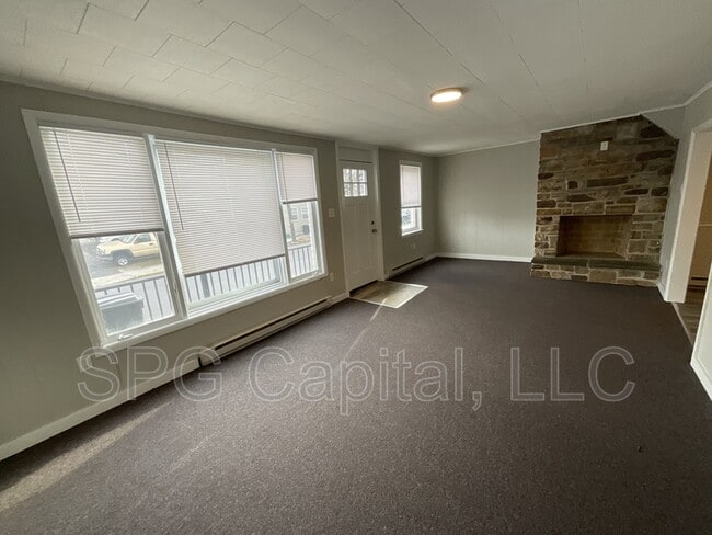 Foto del edificio - 218 N Pitt St