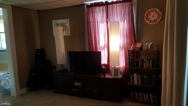 Foto del edificio - 1038 Summer St NE