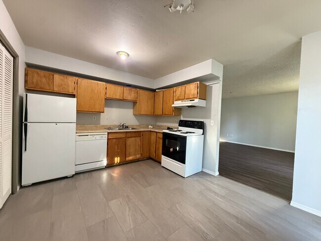 Foto del edificio - 4323 N Commercial Ave