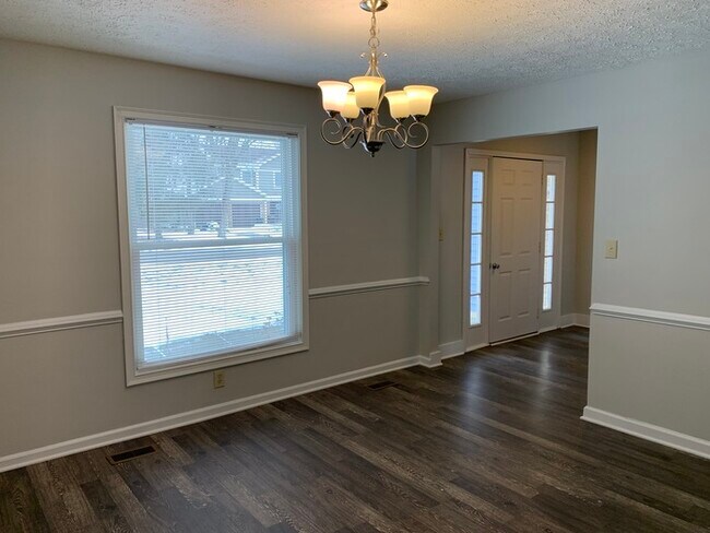 Foto del edificio - Fantastic Home in Lawrence Township!