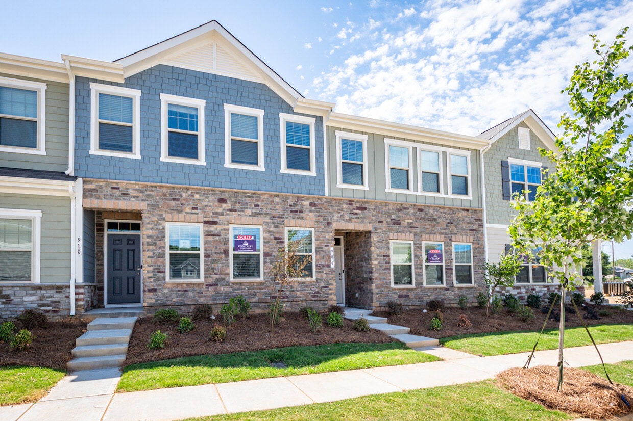 902 Sagecroft Ln, Indian Trail, NC 28079 Townhome Rentals in Indian