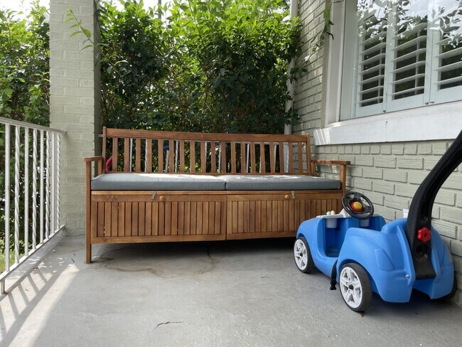 Building Photo - 1700 D St SE