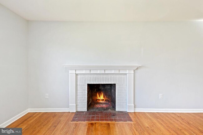 Building Photo - 11309 Cherry Hill Rd