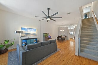 Building Photo - 8715 Meadowcroft Dr