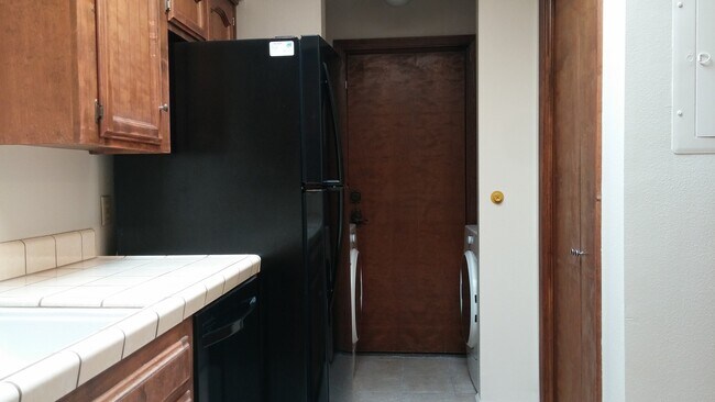 Foto del edificio - Northwest single level condo offering many...