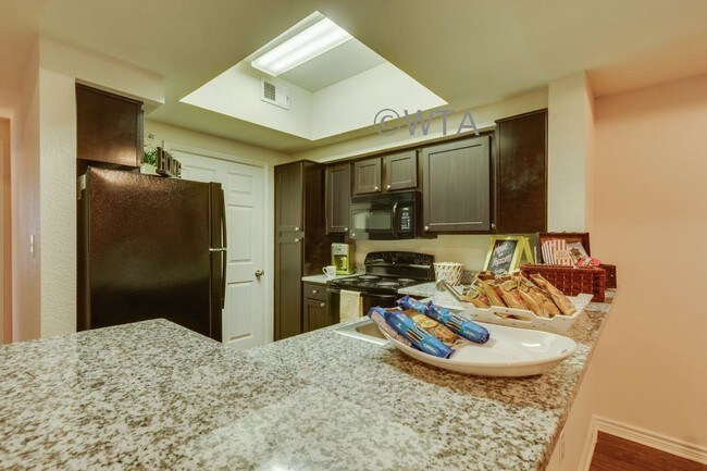 Building Photo - 2 bedroom in San Marcos TX 78666