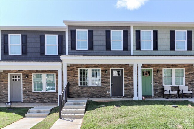 Building Photo - 3963 Hemingway Dr NW