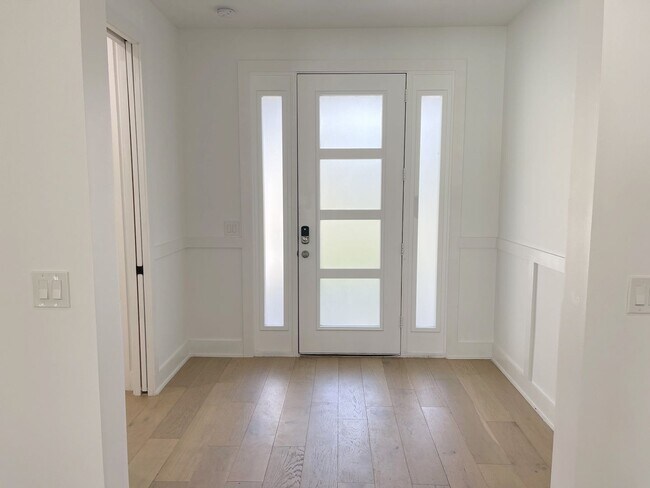 Building Photo - Beautiful South Tampa 4BR/3BA Home with 2 ...
