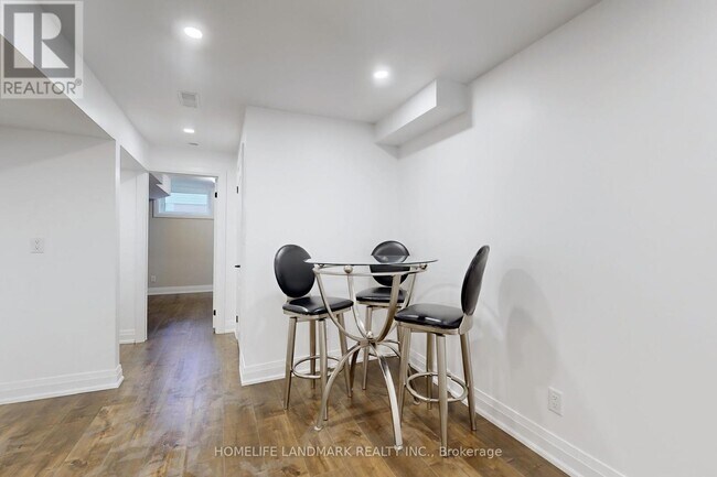Building Photo - 1661 Mt Albert Rd