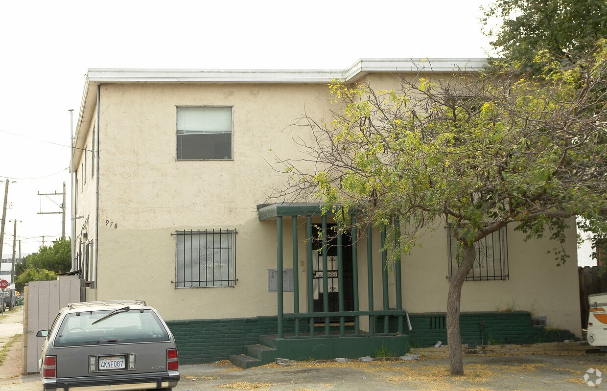Primary Photo - 978 75th Ave
