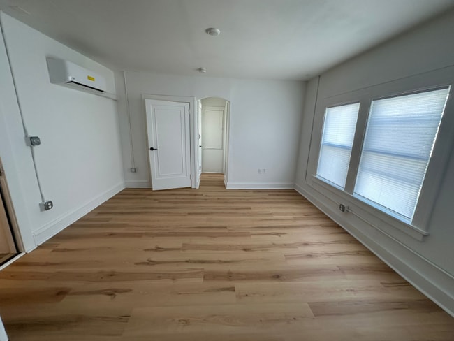 Building Photo - 1384 W 83rd St