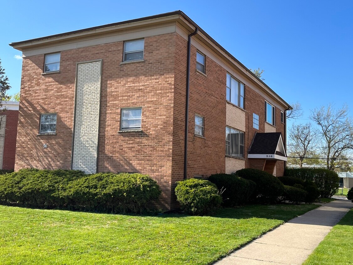 516 Michigan Ct Unit 5, Addison, IL 60101 Condo for Rent in Addison