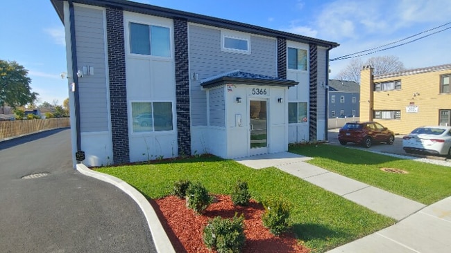 Photo - 5366 S Laramie Ave Apartment