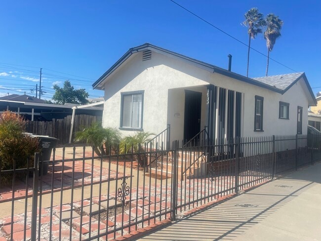 Building Photo - 1733 W 150th St