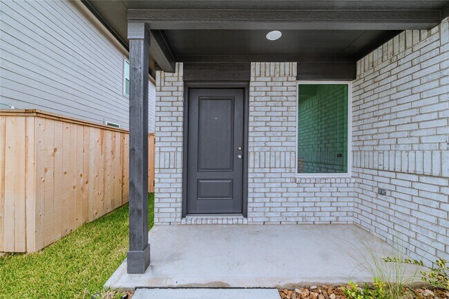 Foto del edificio - 18057 Trepito Ave