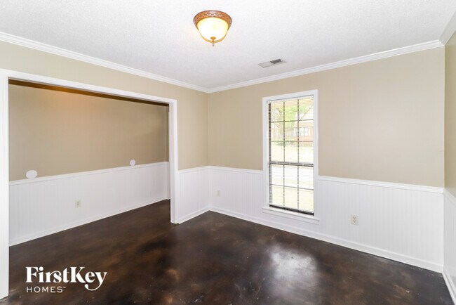 Building Photo - 7799 Hawkcrest Dr
