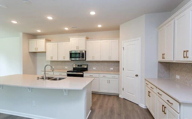 Building Photo - 263 Streamliner Blvd