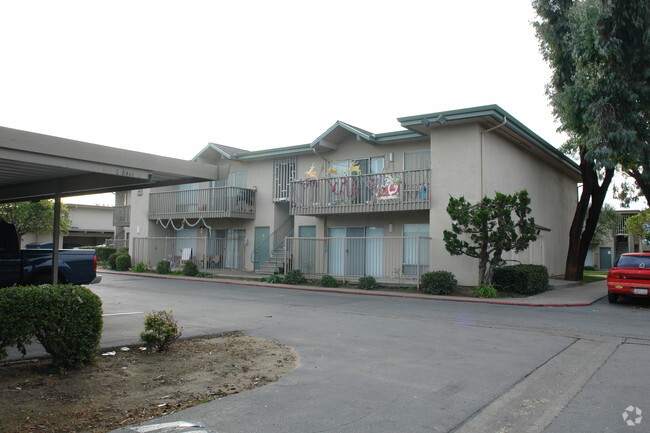 Building Photo - Salinas Pointe Apartments