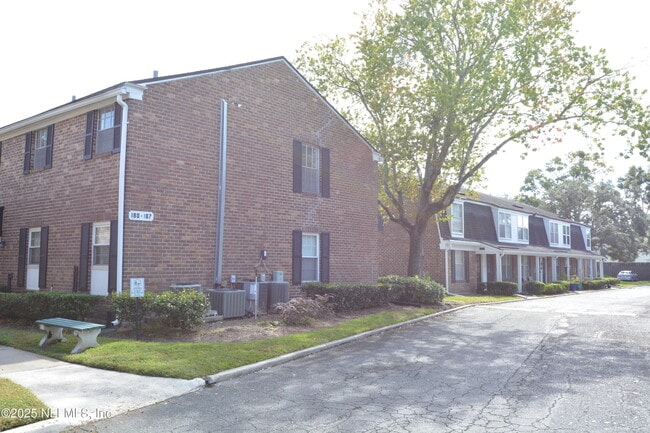 Building Photo - 4358 Timuquana Rd