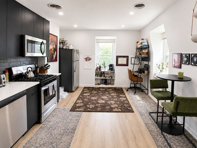 Foto del edificio - Renovated 2 Bedroom Apartment in Squirrel Hill, Philadelphia, PA | In-Unit Laundry, Central Air &...
