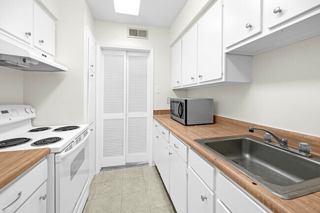 Building Photo - 800 Post Oak Blvd