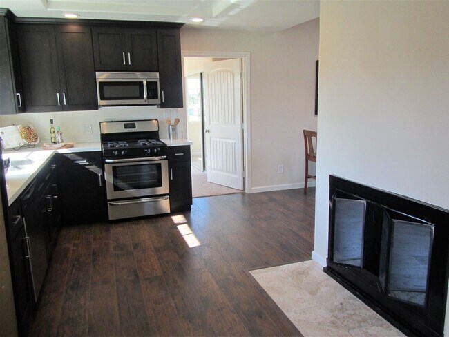 Building Photo - 1040 Cuyamaca Ave